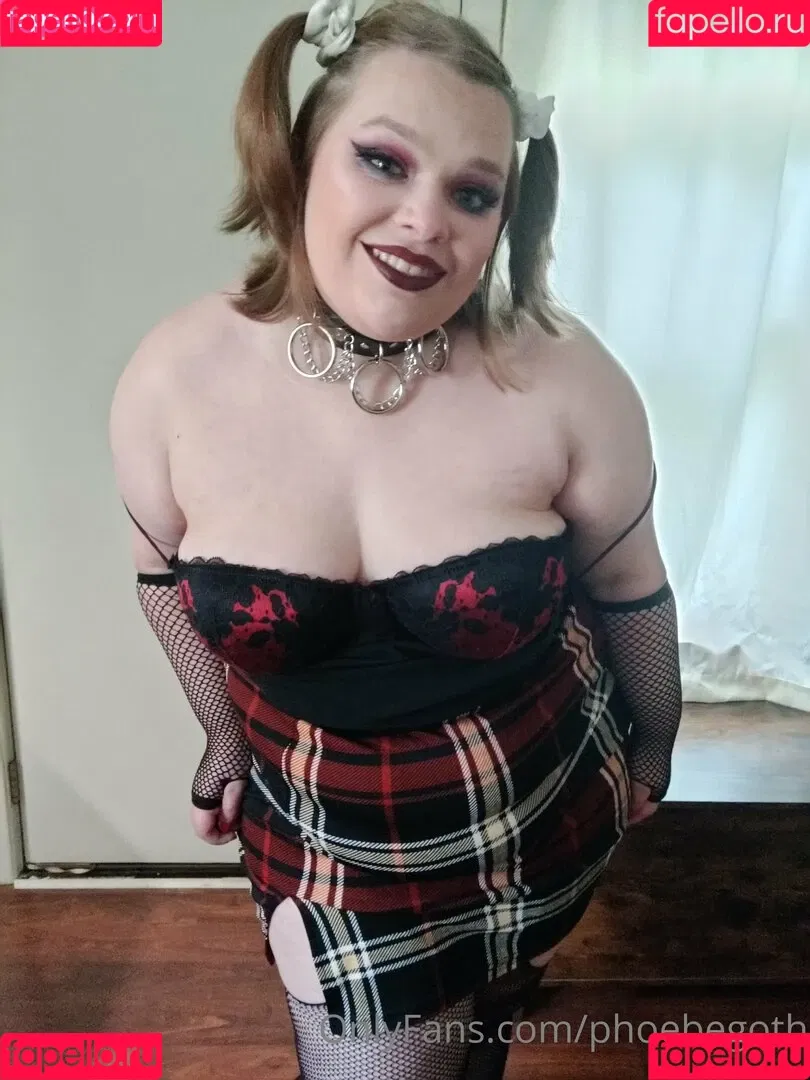 phoebegoth Onlyfans Photo Gallery 