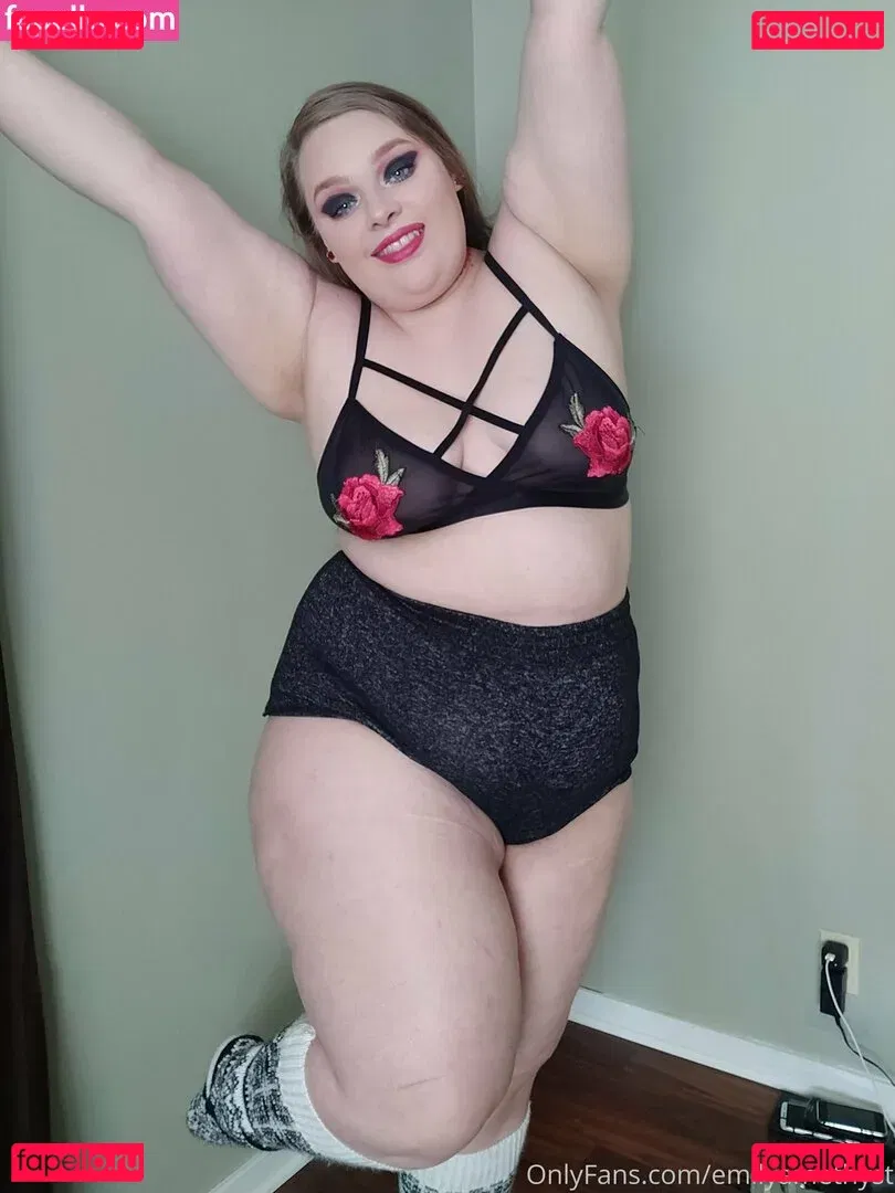 phoebegoth Onlyfans Photo Gallery 