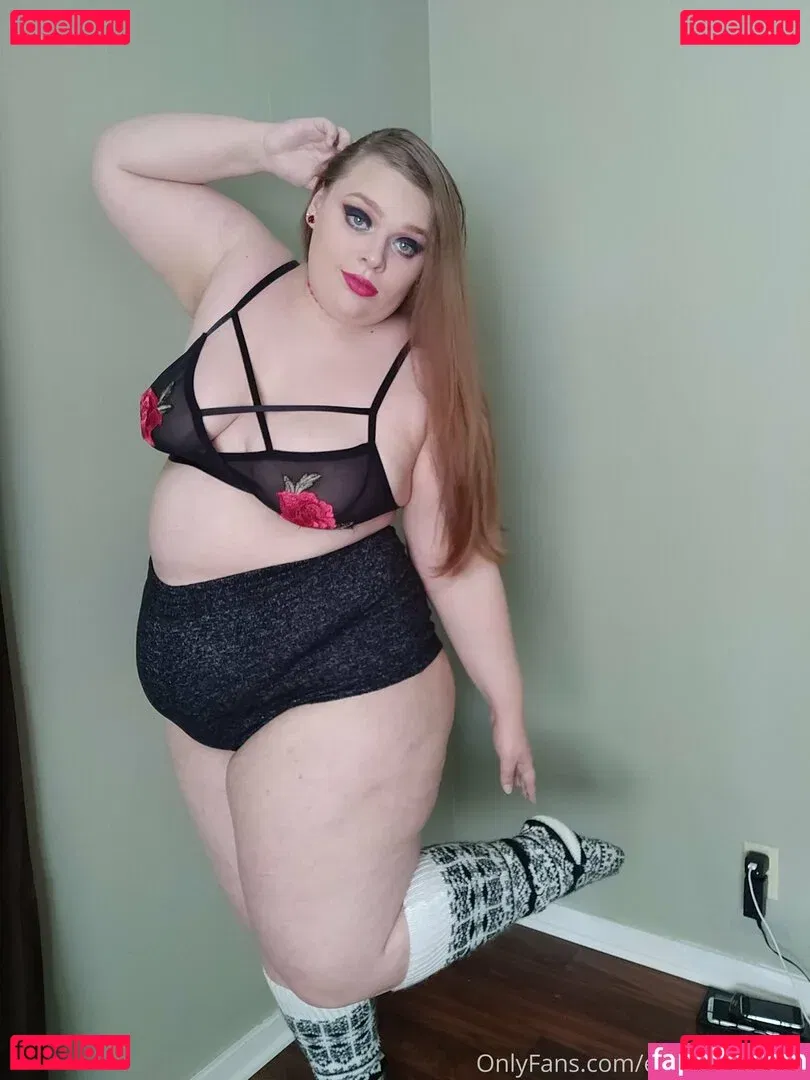 phoebegoth Onlyfans Photo Gallery 