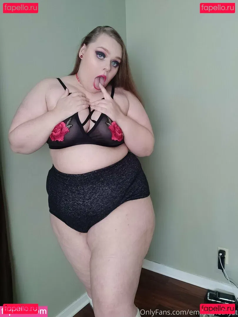 phoebegoth Onlyfans Photo Gallery 