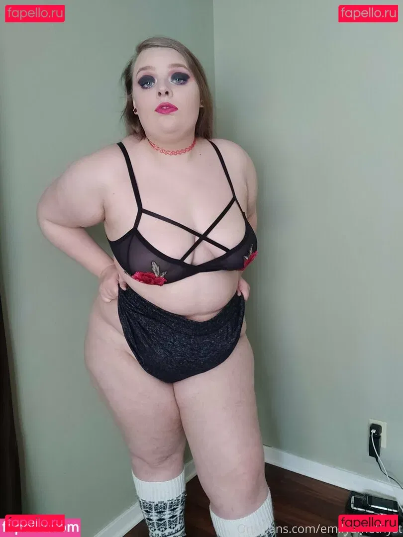 phoebegoth Onlyfans Photo Gallery 