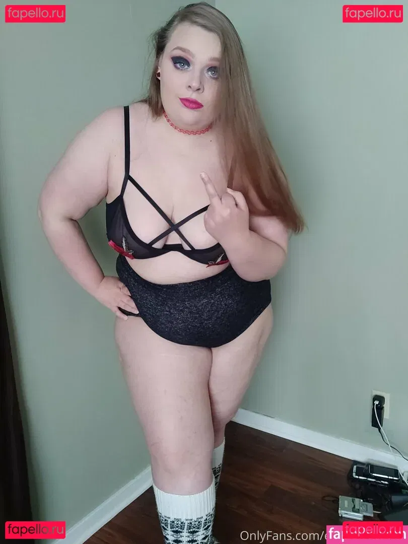 phoebegoth Onlyfans Photo Gallery 