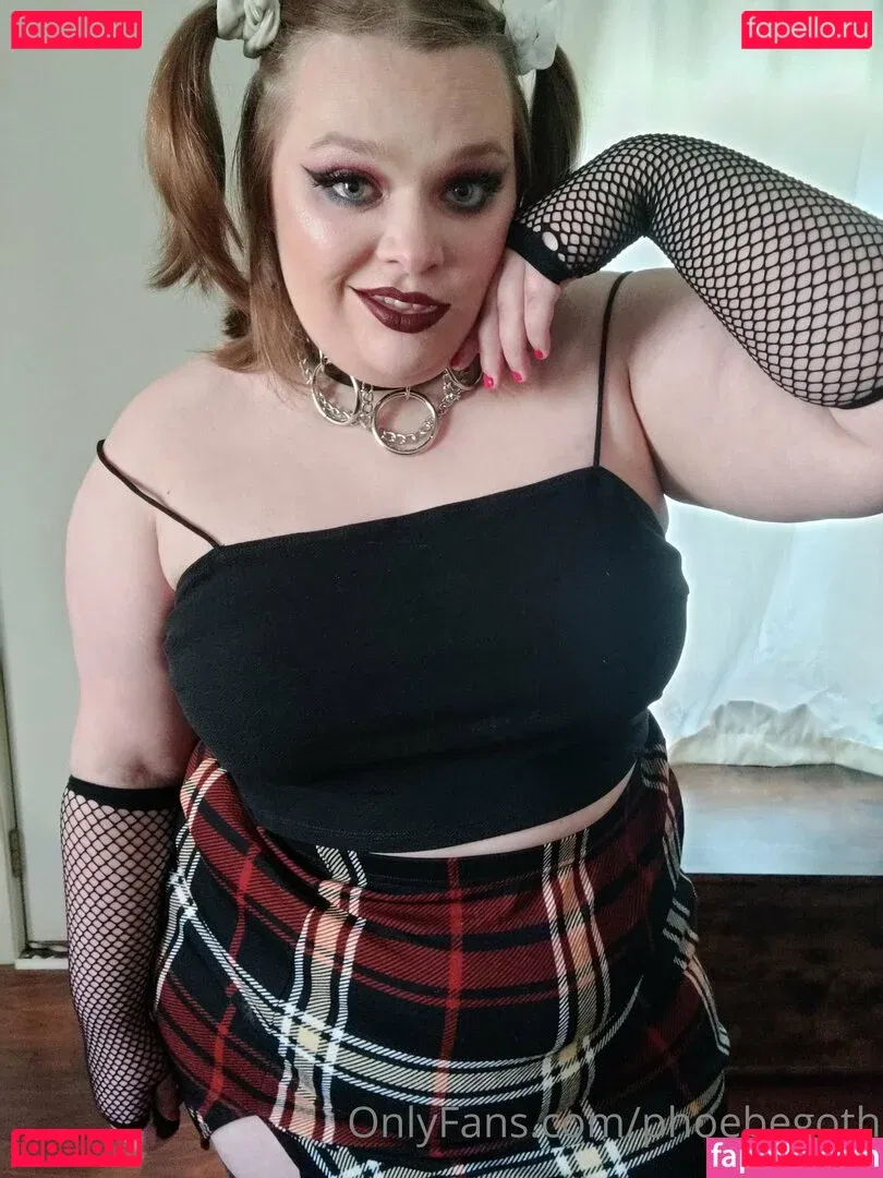 phoebegoth Onlyfans Photo Gallery 