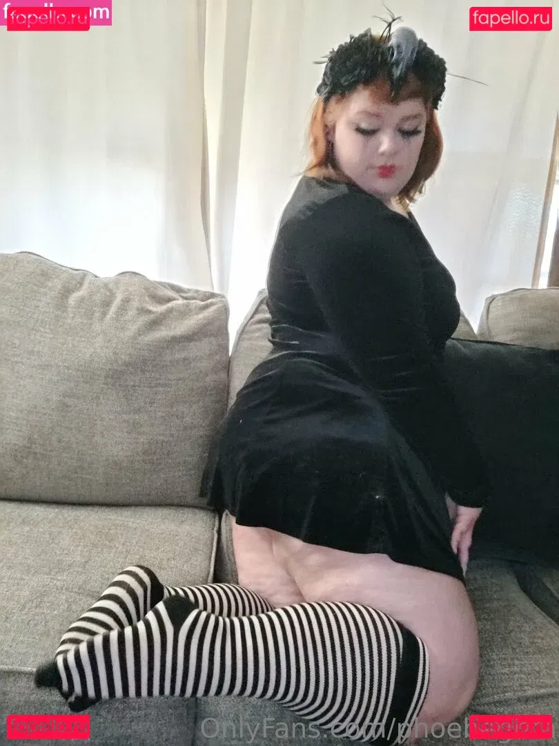 phoebegoth Onlyfans Photo Gallery 