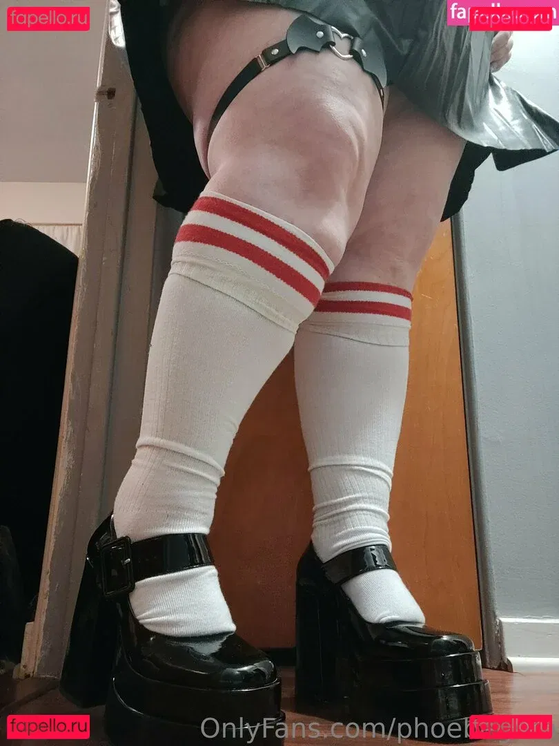 phoebegoth Onlyfans Photo Gallery 