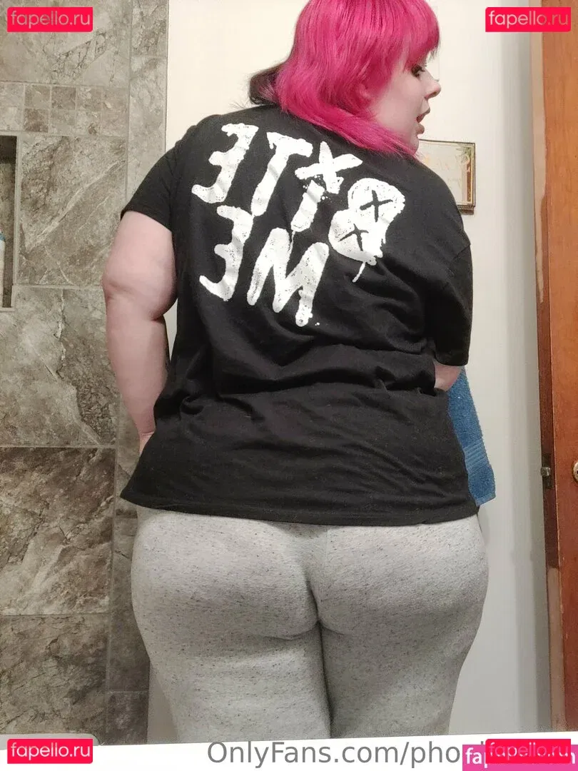 phoebegoth Onlyfans Photo Gallery 