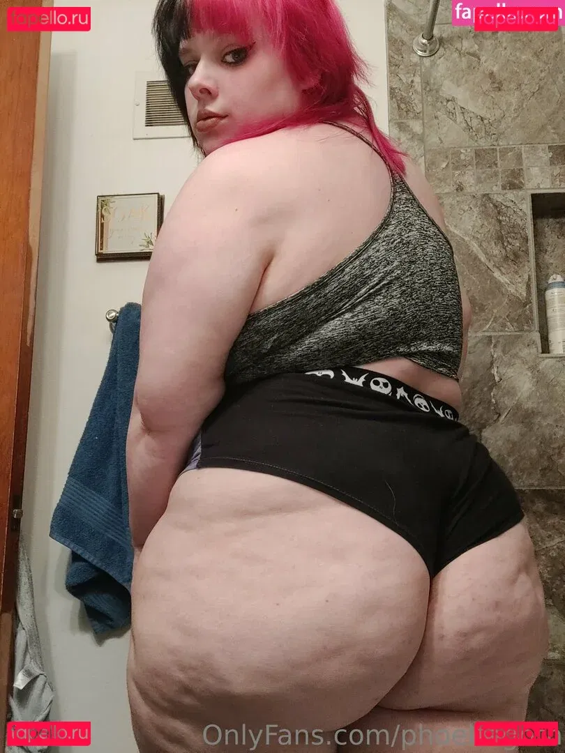 phoebegoth Onlyfans Photo Gallery 