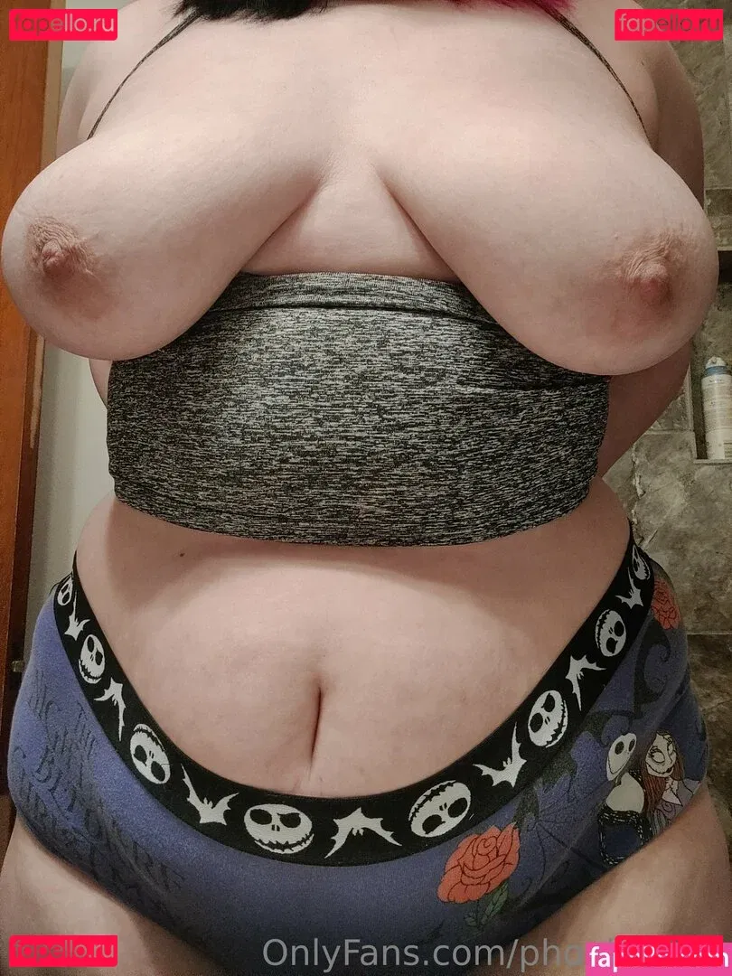 phoebegoth Onlyfans Photo Gallery 