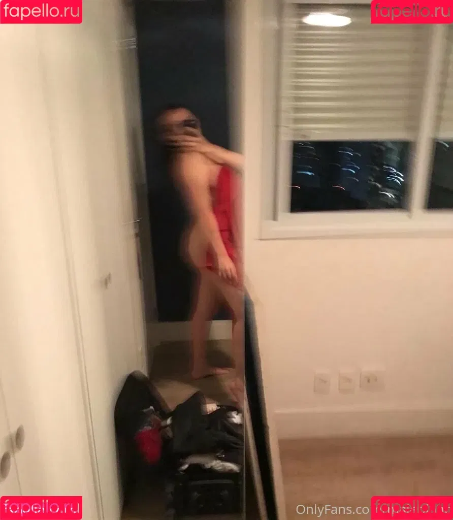 ellaarievilo Onlyfans Photo Gallery 