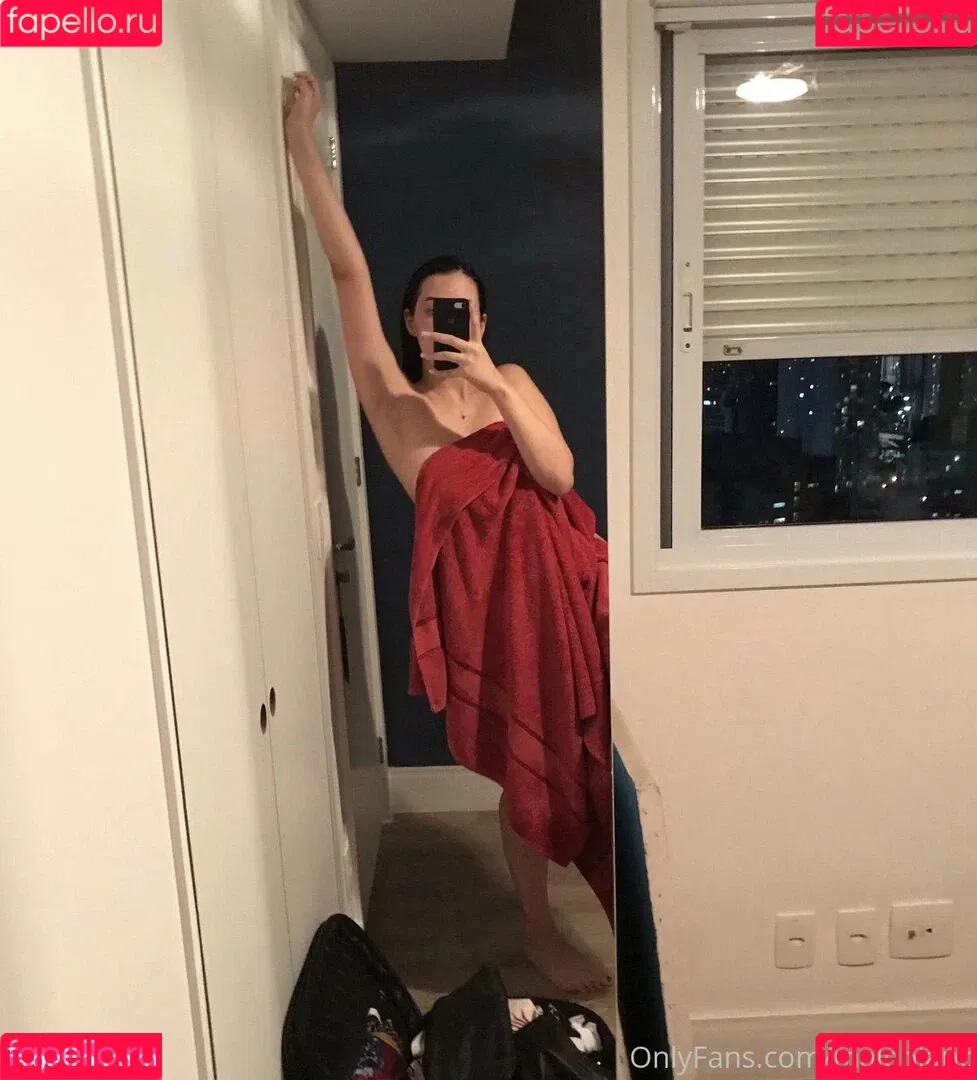 ellaarievilo Onlyfans Photo Gallery 
