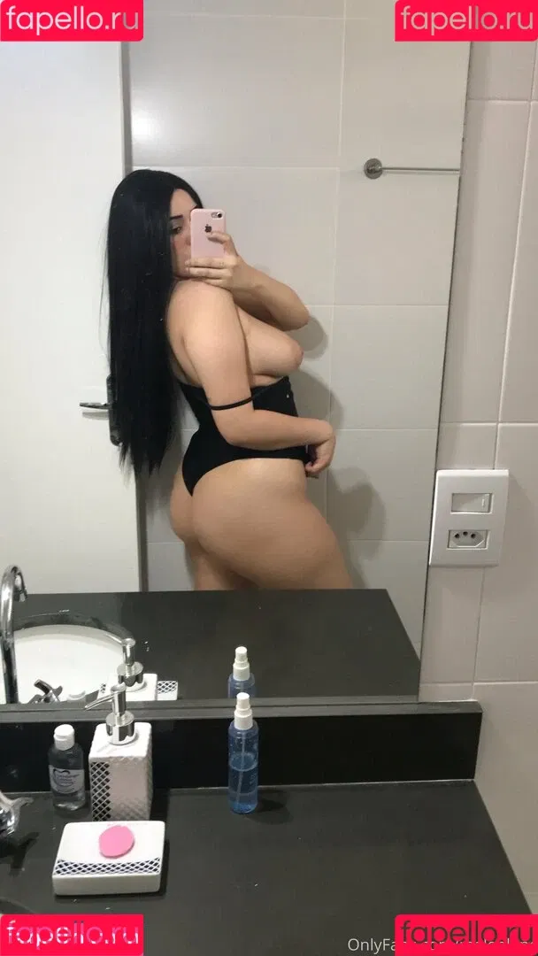 ellaarievilo Onlyfans Photo Gallery 