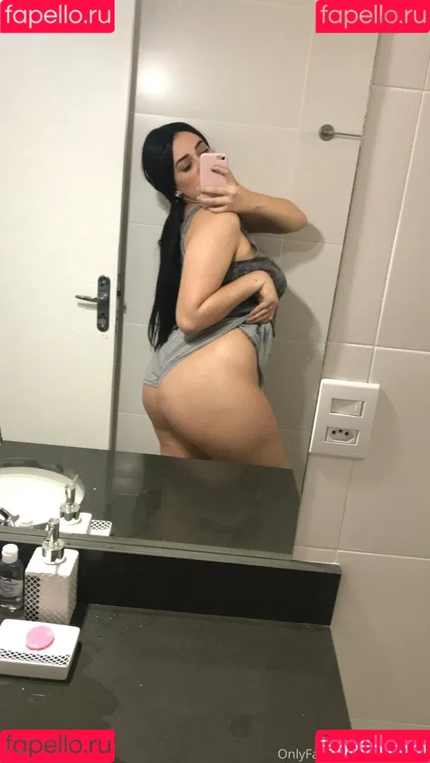 ellaarievilo Onlyfans Photo Gallery 