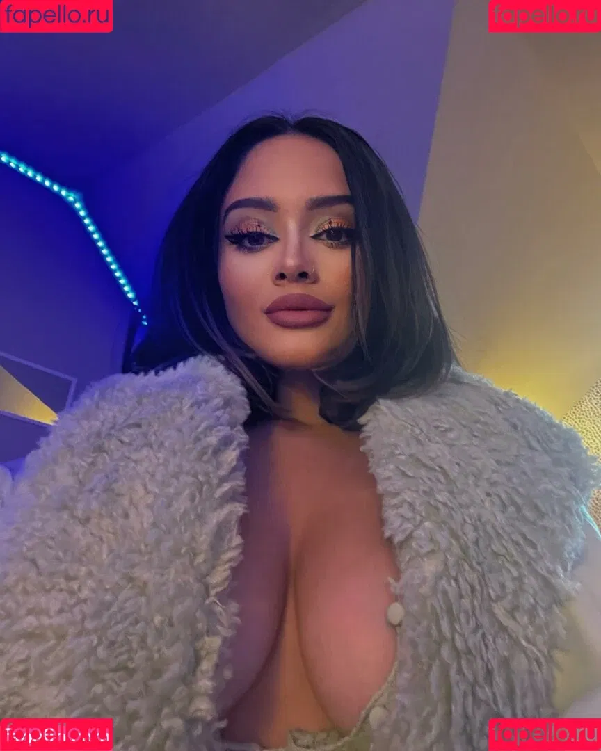 Paolakrystal Onlyfans Photo Gallery 