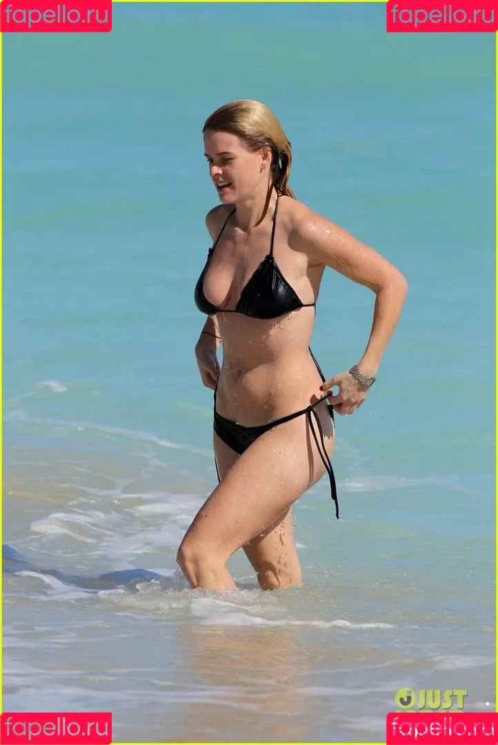 Alice Eve Onlyfans Photo Gallery 