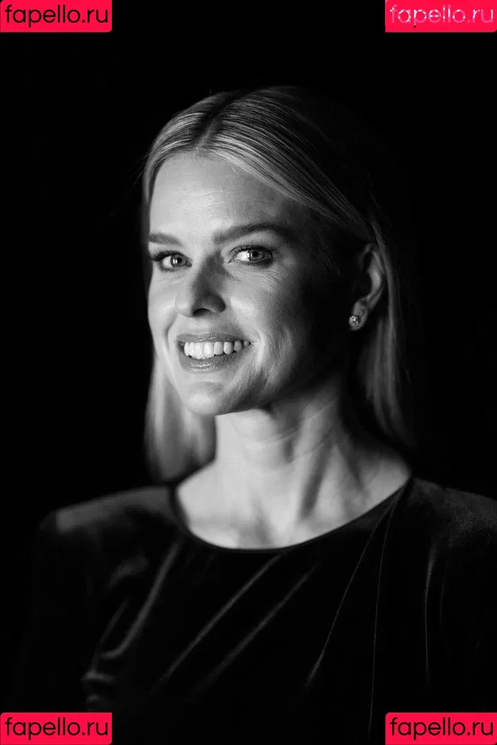 Alice Eve Onlyfans Photo Gallery 
