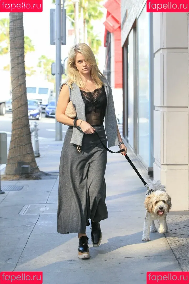 Alice Eve Onlyfans Photo Gallery 