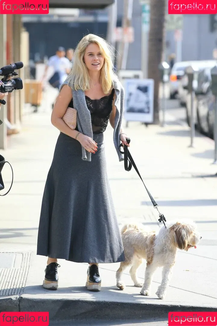 Alice Eve Onlyfans Photo Gallery 