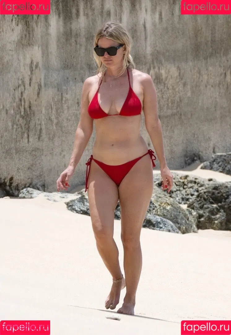 Alice Eve Onlyfans Photo Gallery 