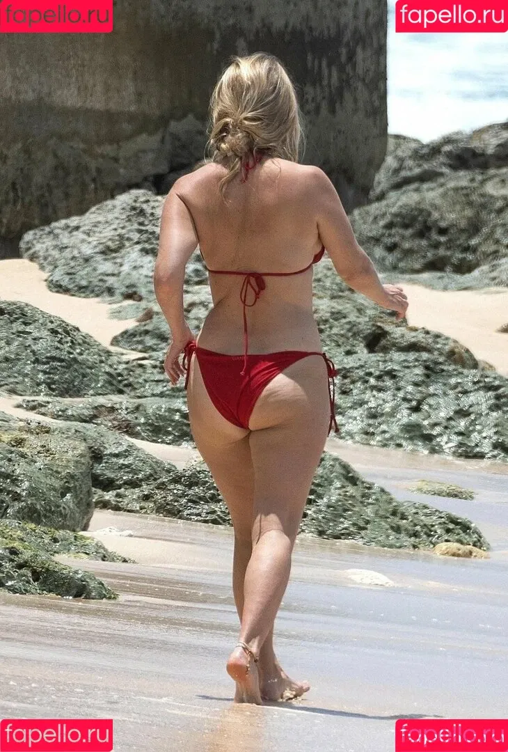 Alice Eve Onlyfans Photo Gallery 