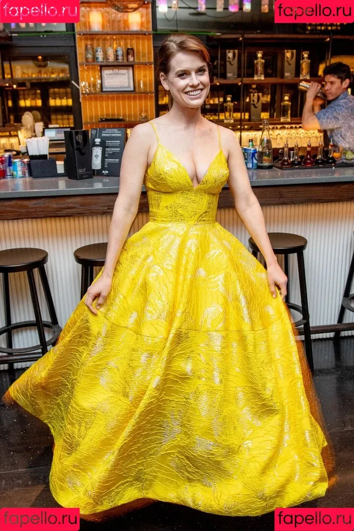 Alice Eve Onlyfans Photo Gallery 