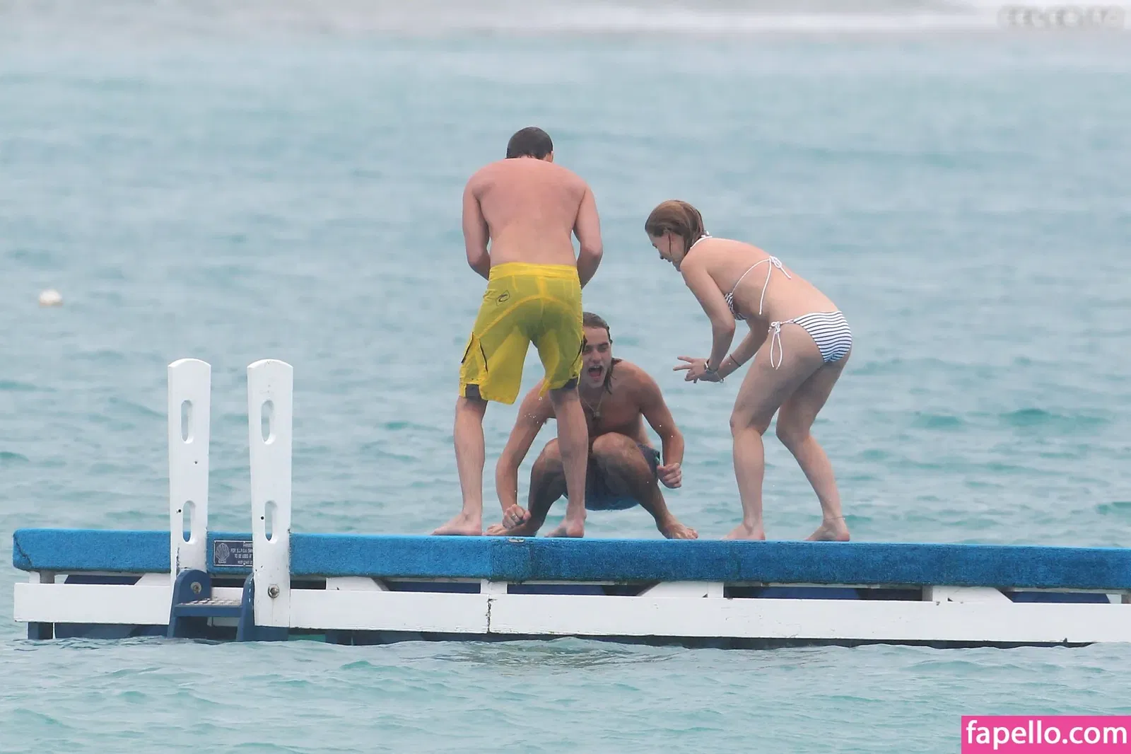 Alice Eve Onlyfans Photo Gallery 