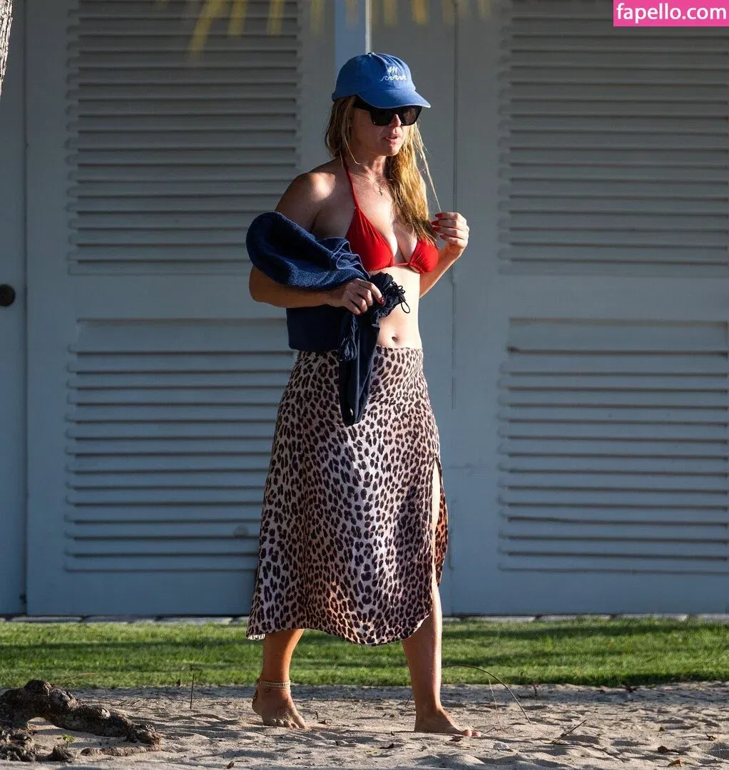 Alice Eve Onlyfans Photo Gallery 