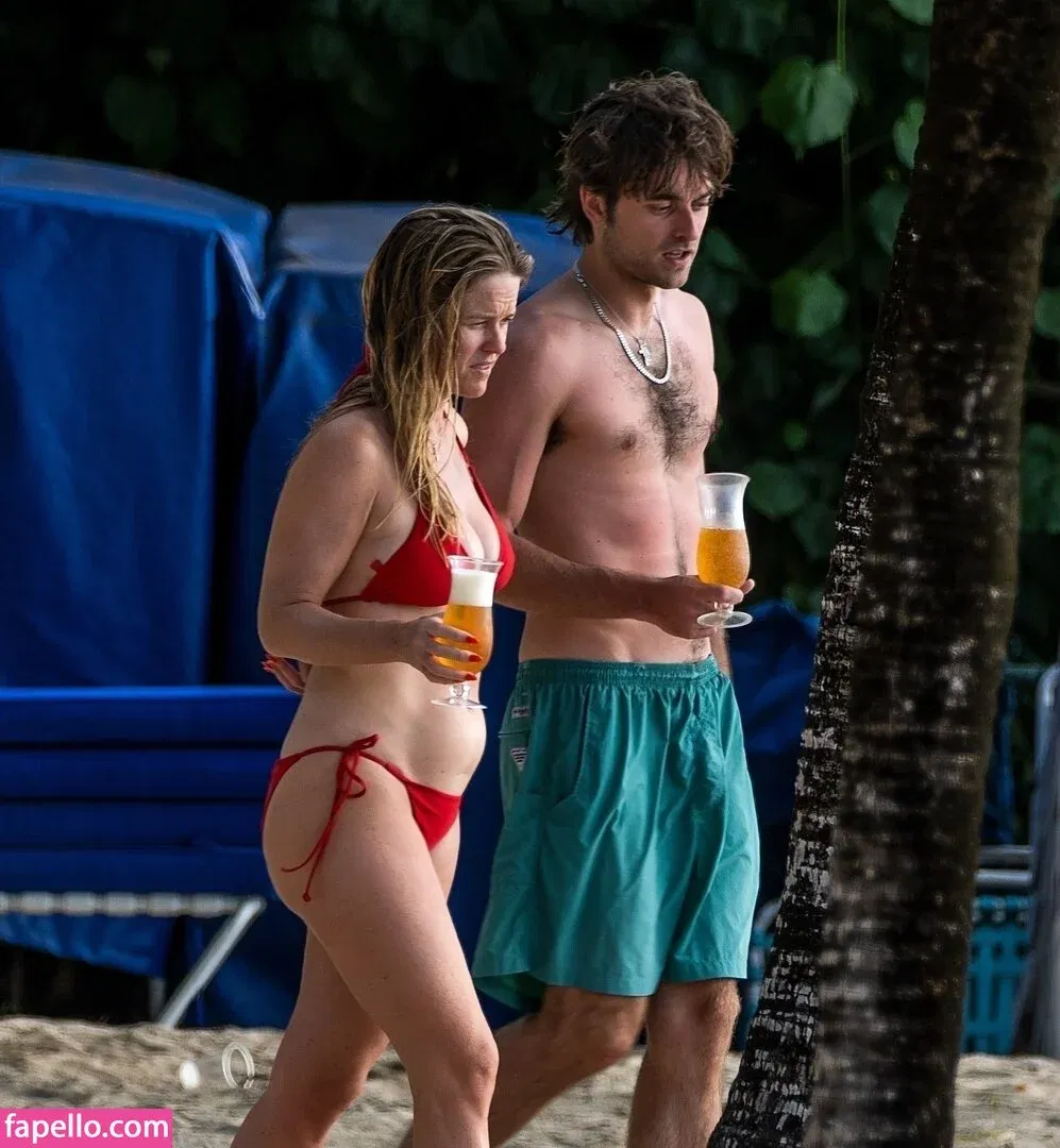 Alice Eve Onlyfans Photo Gallery 