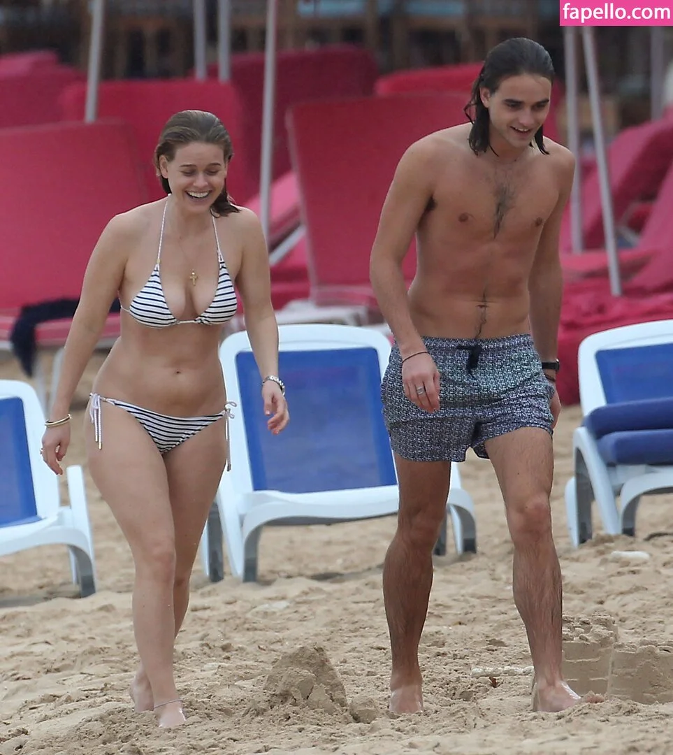 Alice Eve Onlyfans Photo Gallery 