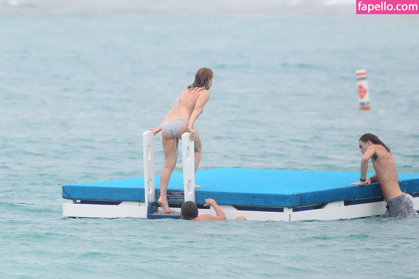 Alice Eve Onlyfans Photo Gallery 