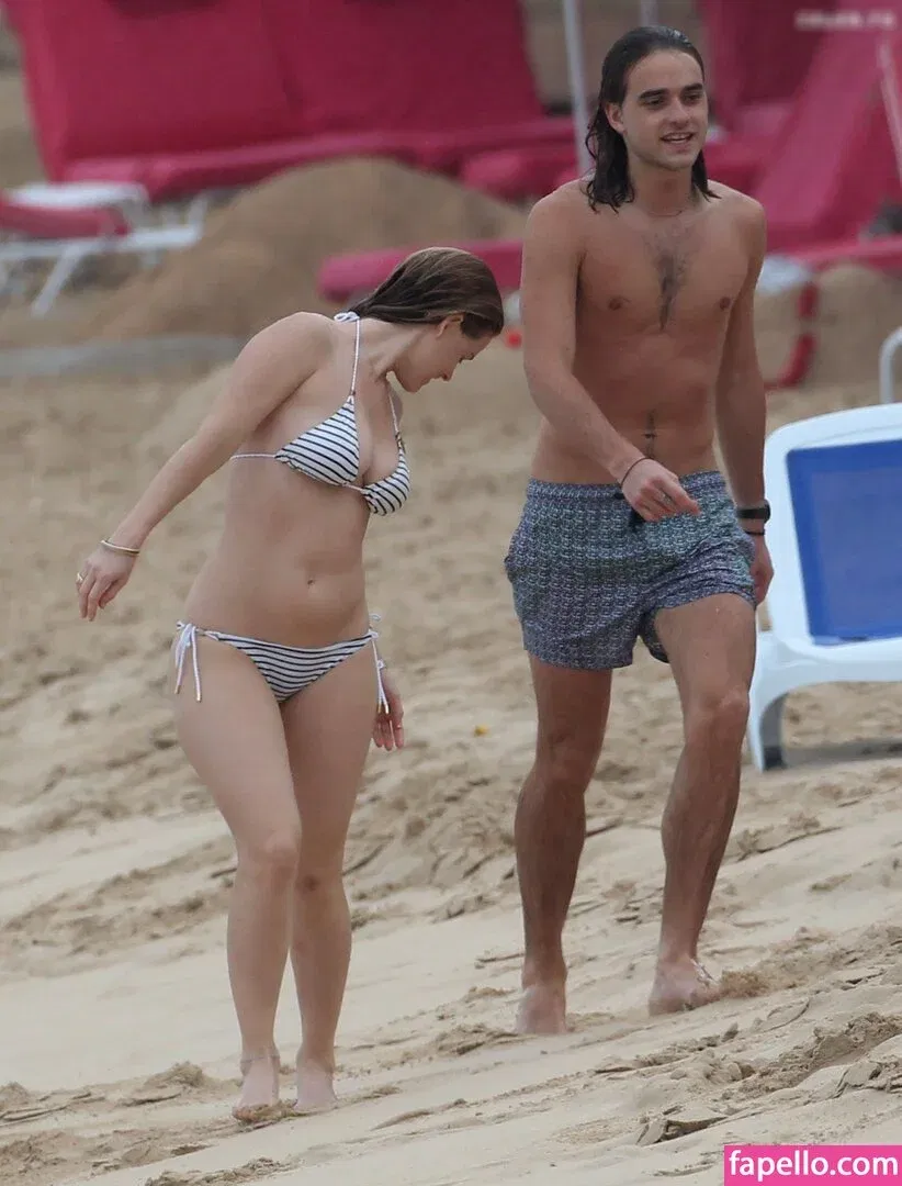 Alice Eve Onlyfans Photo Gallery 