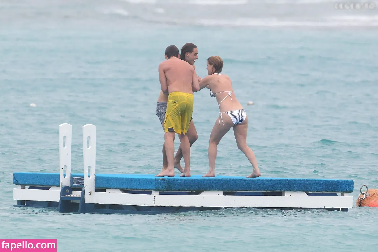 Alice Eve Onlyfans Photo Gallery 