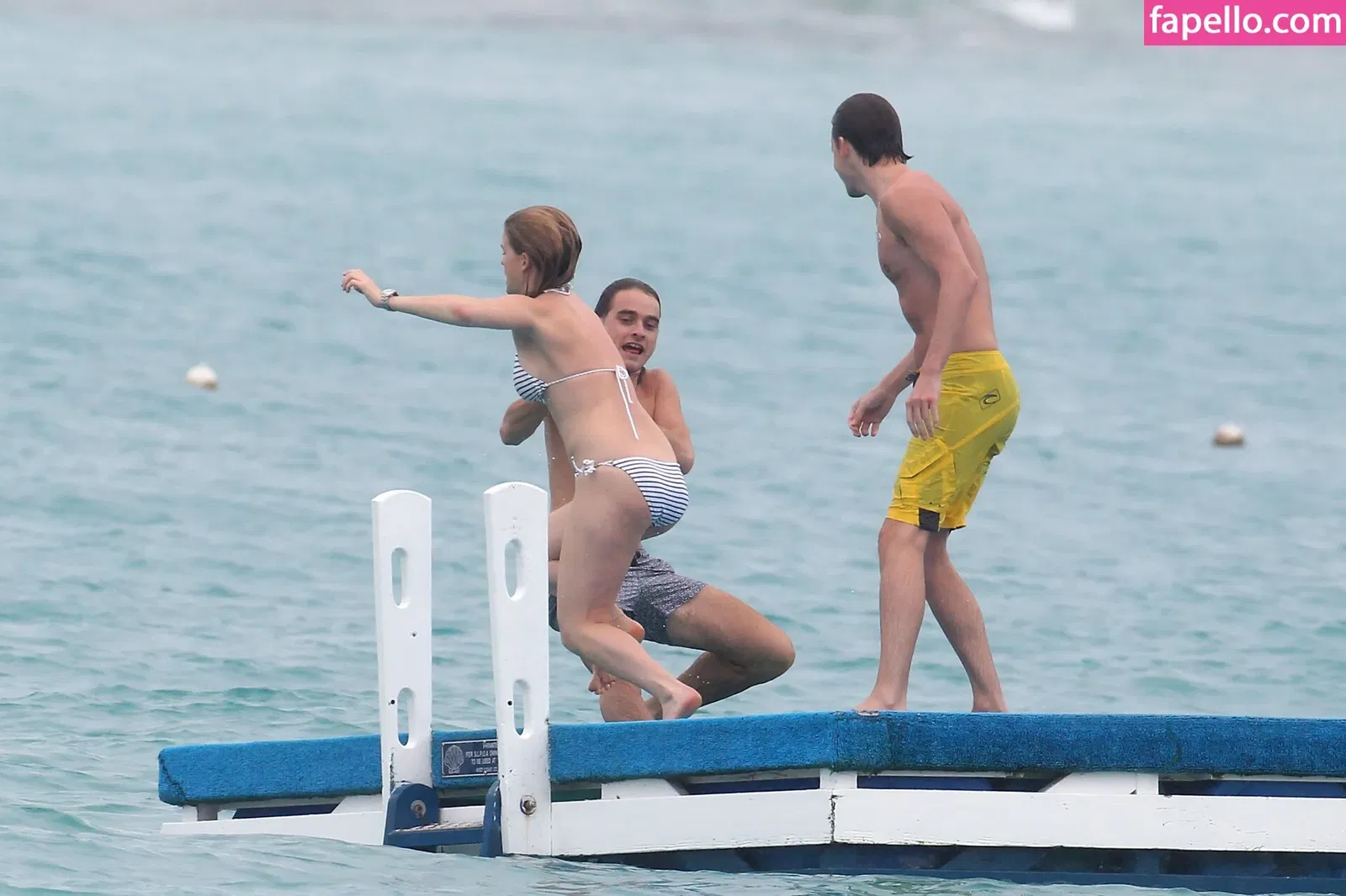 Alice Eve Onlyfans Photo Gallery 