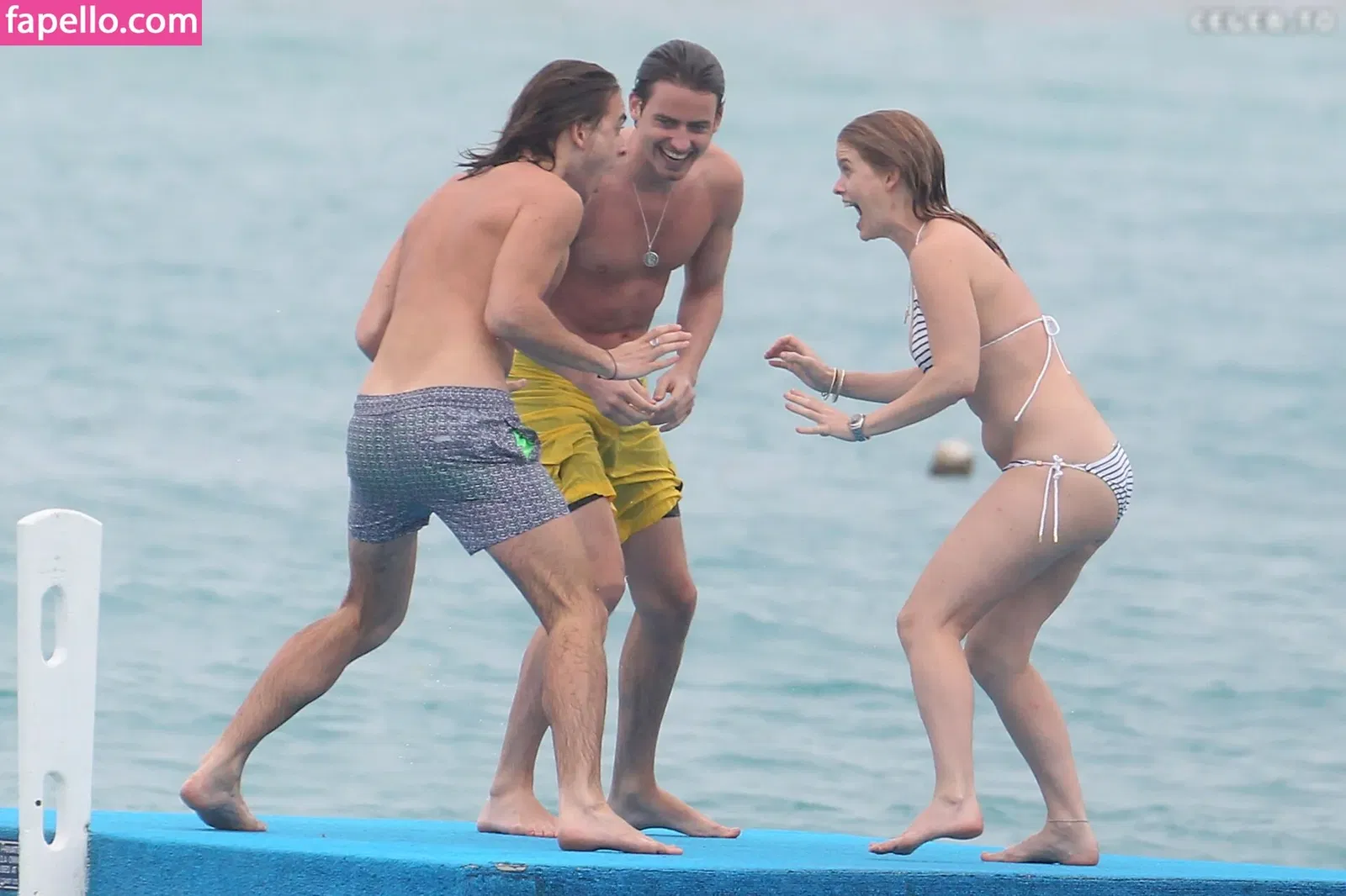 Alice Eve Onlyfans Photo Gallery 