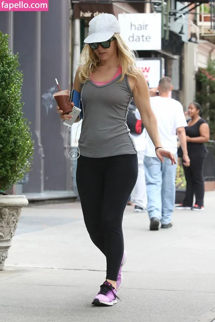 Alice Eve Onlyfans Photo Gallery 