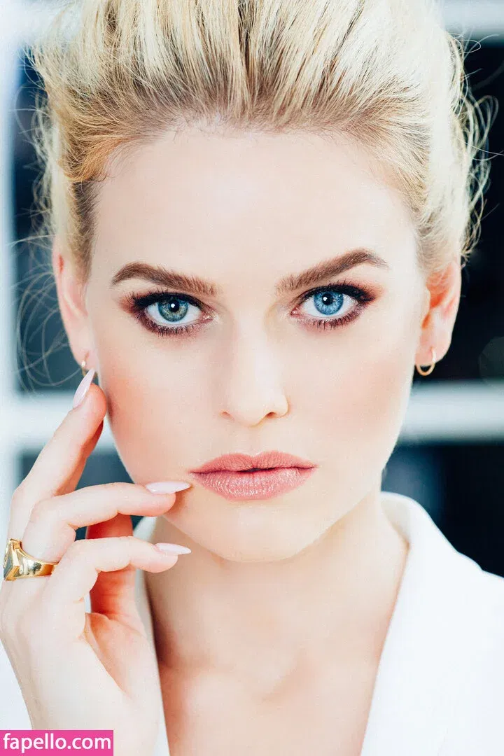 Alice Eve Onlyfans Photo Gallery 