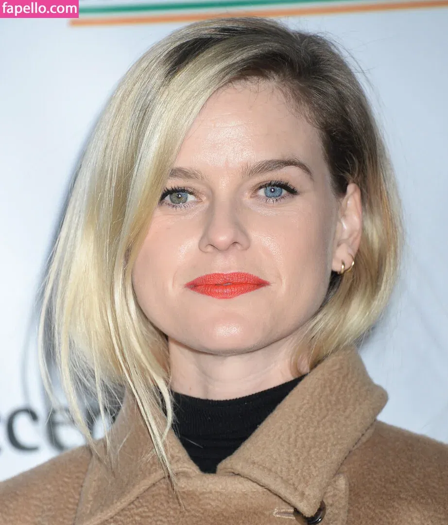 Alice Eve Onlyfans Photo Gallery 