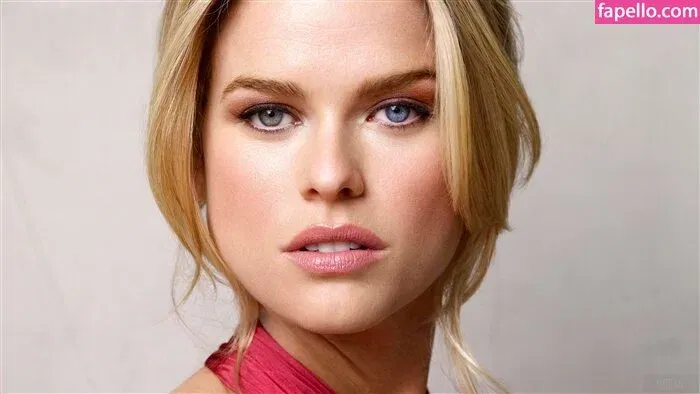 Alice Eve Onlyfans Photo Gallery 