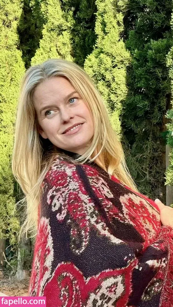 Alice Eve Onlyfans Photo Gallery 