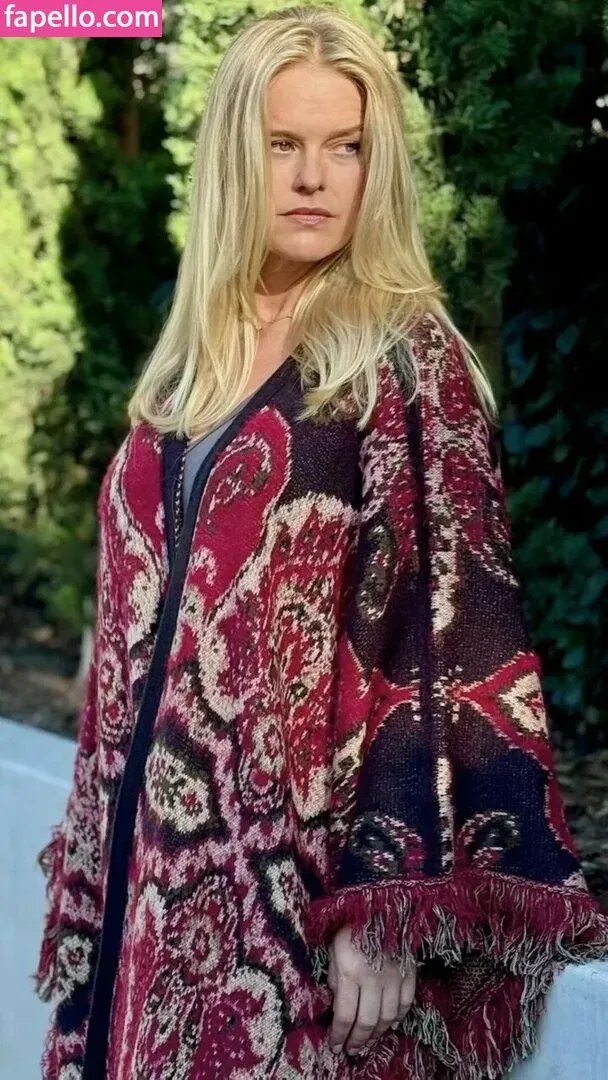 Alice Eve Onlyfans Photo Gallery 