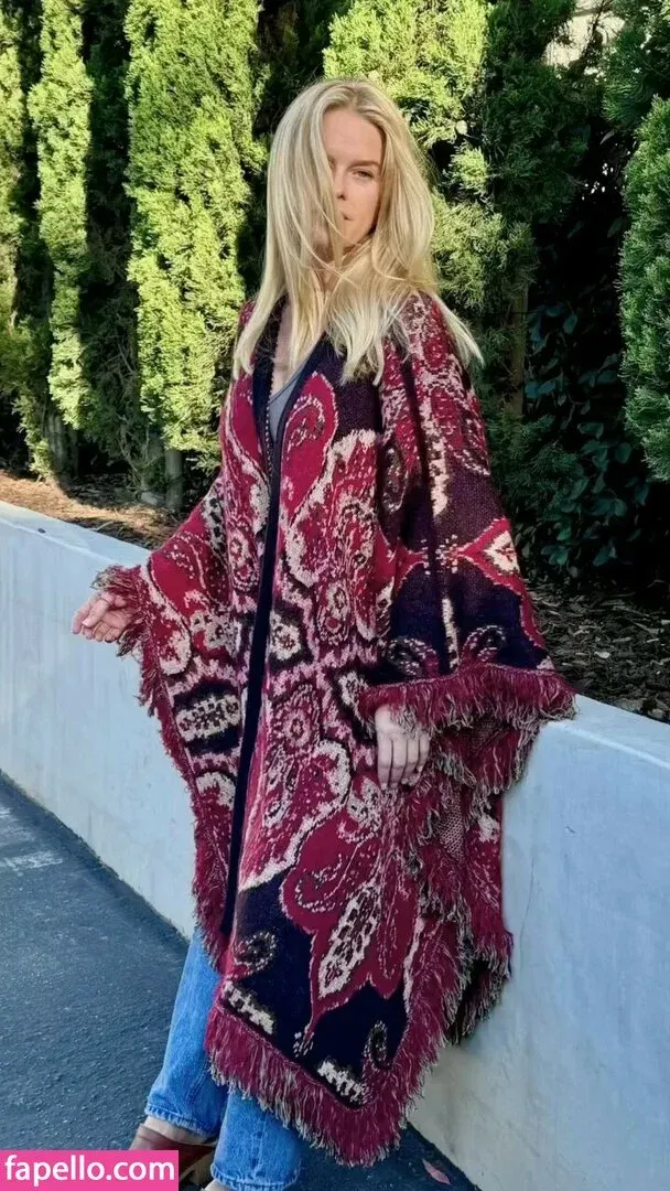 Alice Eve Onlyfans Photo Gallery 