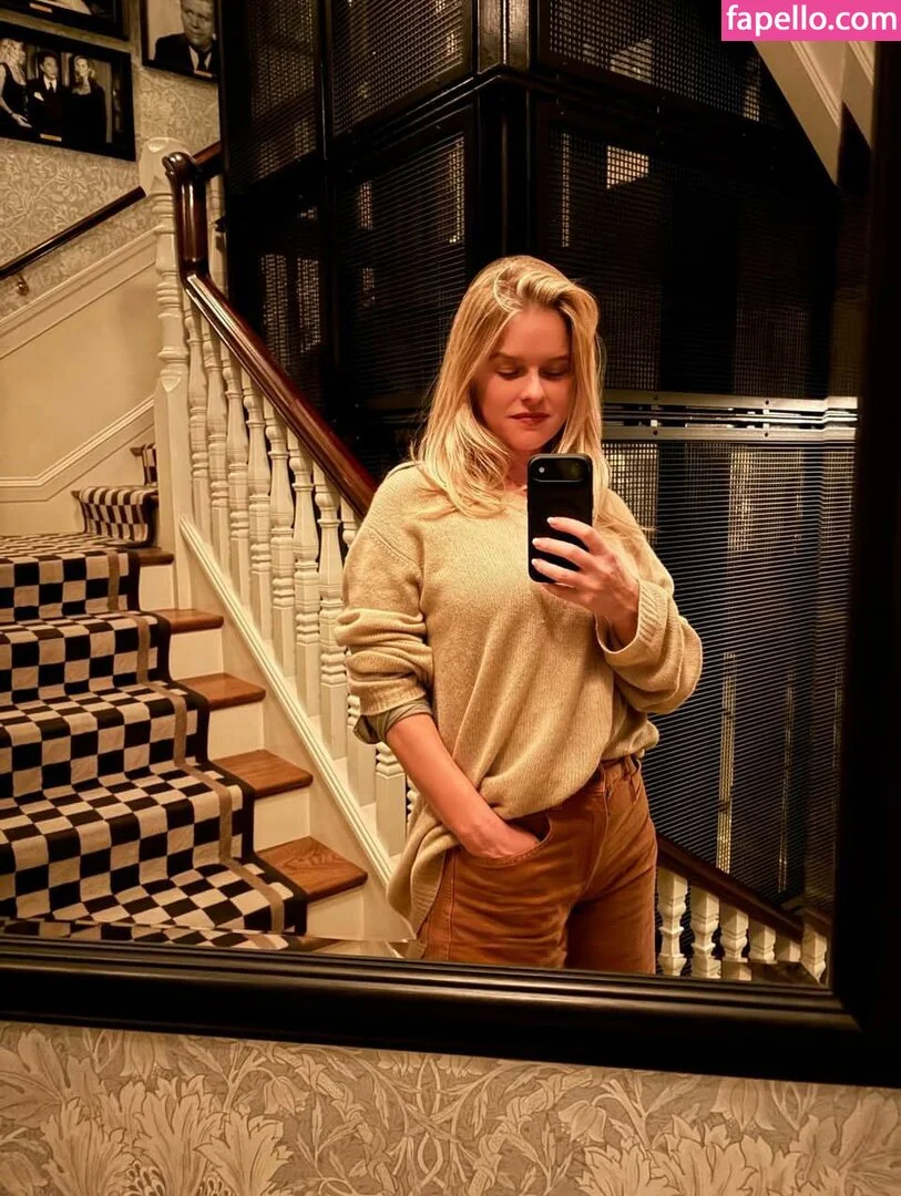 Alice Eve Onlyfans Photo Gallery 