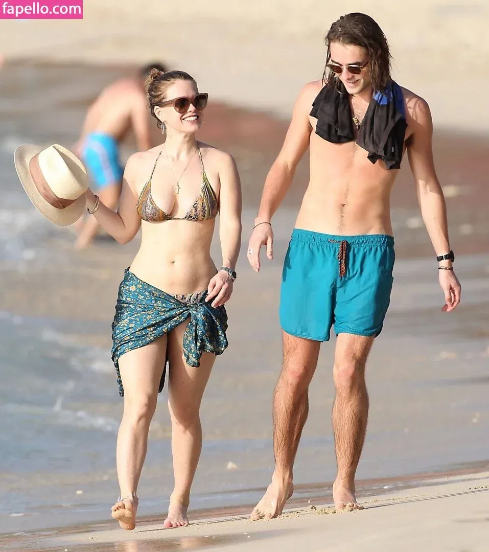 Alice Eve Onlyfans Photo Gallery 