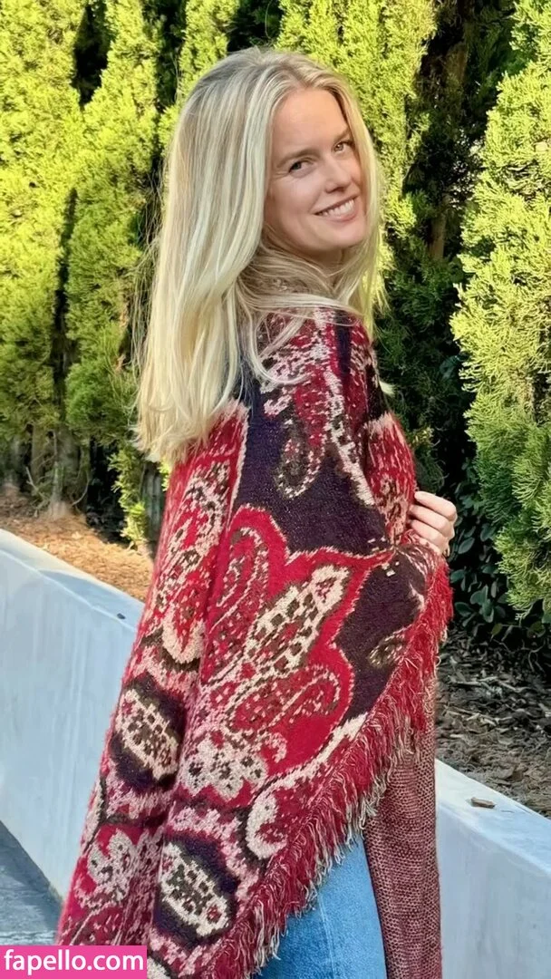 Alice Eve Onlyfans Photo Gallery 