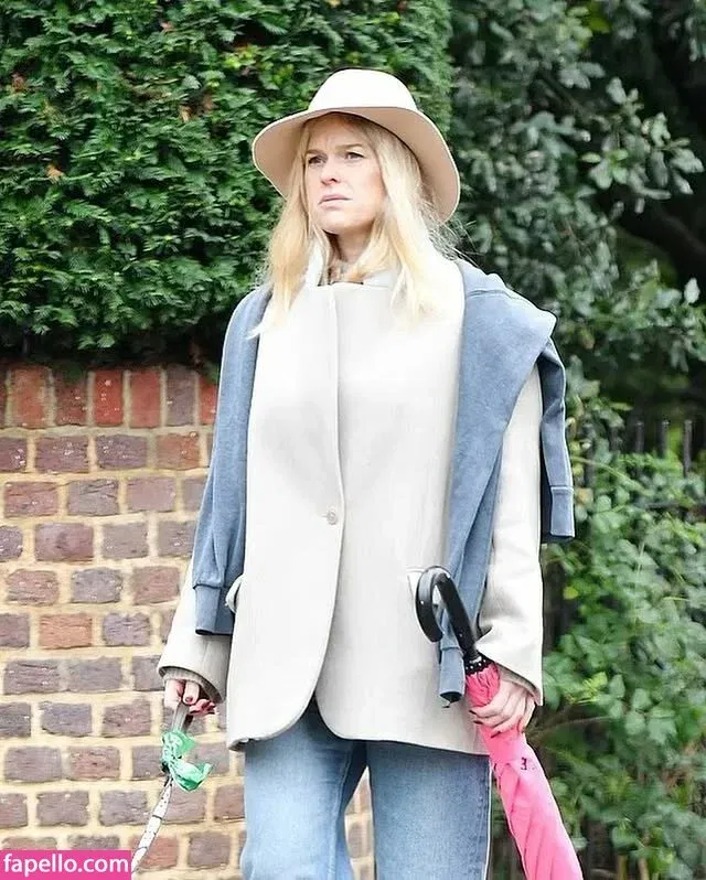 Alice Eve Onlyfans Photo Gallery 