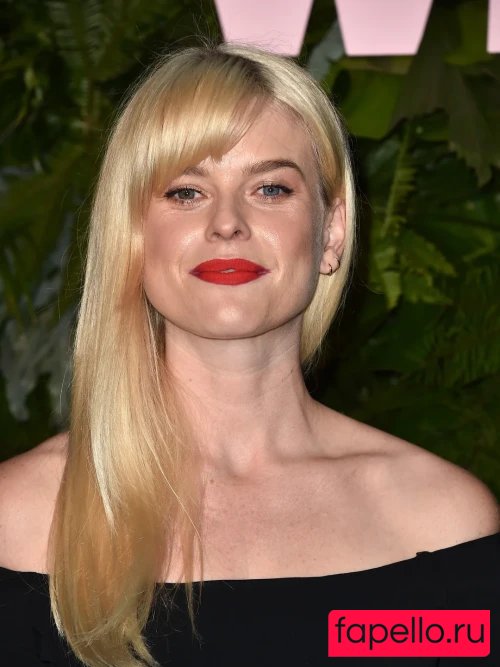 Alice Eve Onlyfans Photo Gallery 