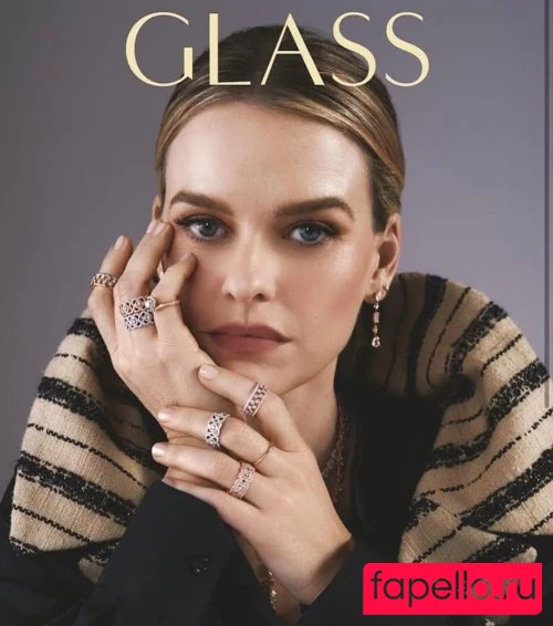 Alice Eve Onlyfans Photo Gallery 