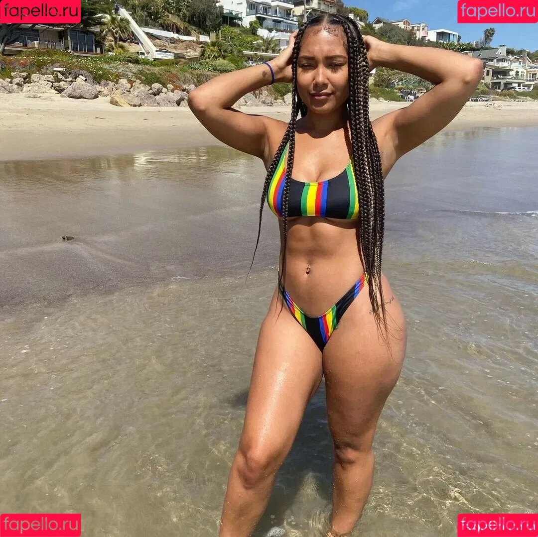 Parker McKenna Posey Onlyfans Photo Gallery 