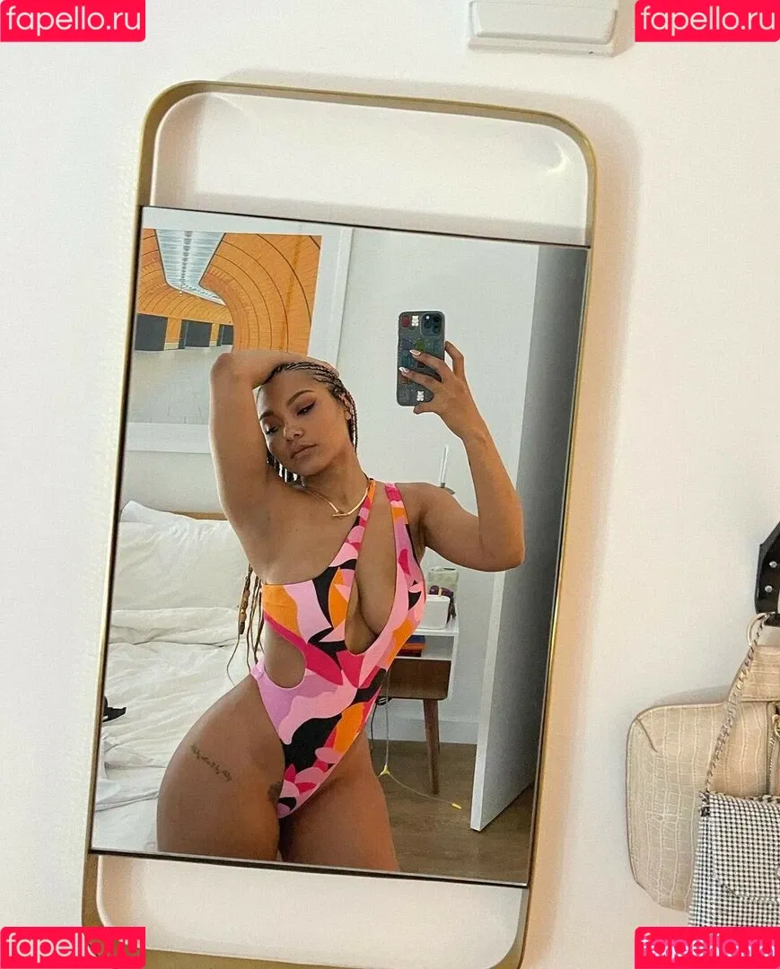 Parker McKenna Posey Onlyfans Photo Gallery 