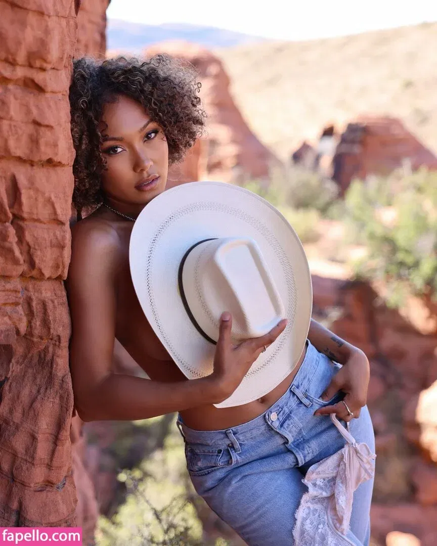 Parker McKenna Posey Onlyfans Photo Gallery 