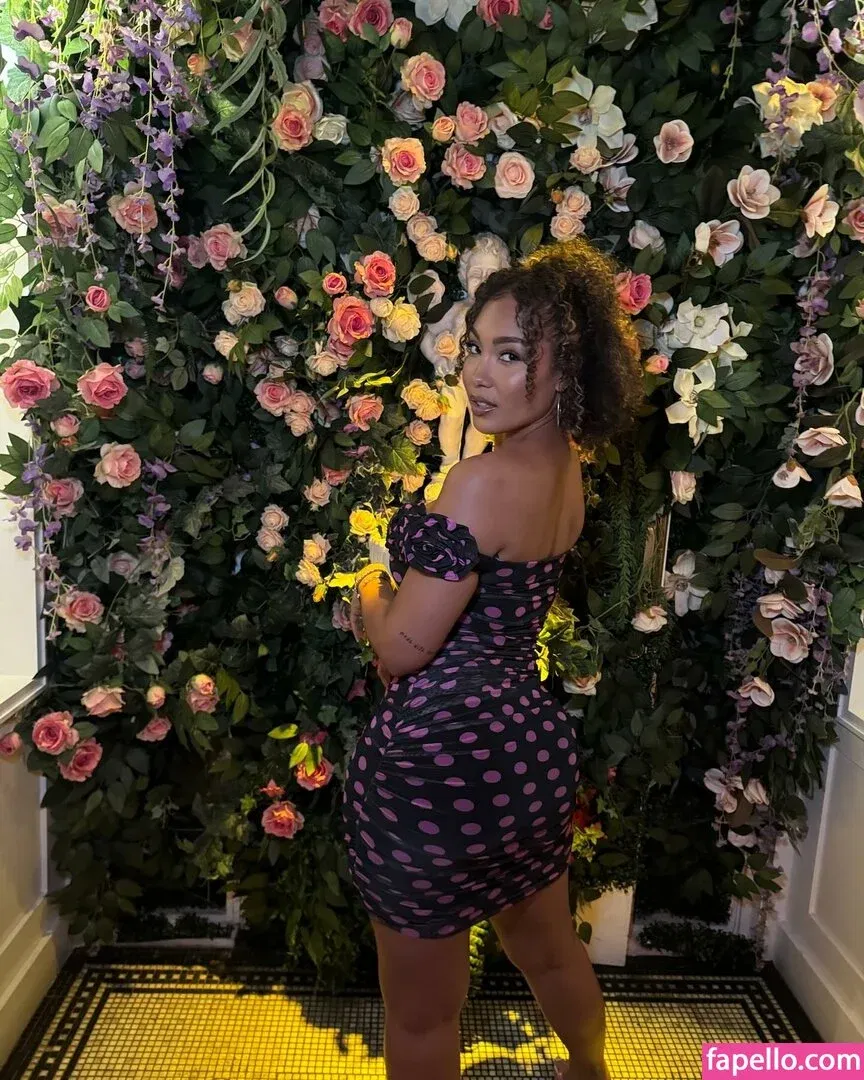 Parker McKenna Posey Onlyfans Photo Gallery 